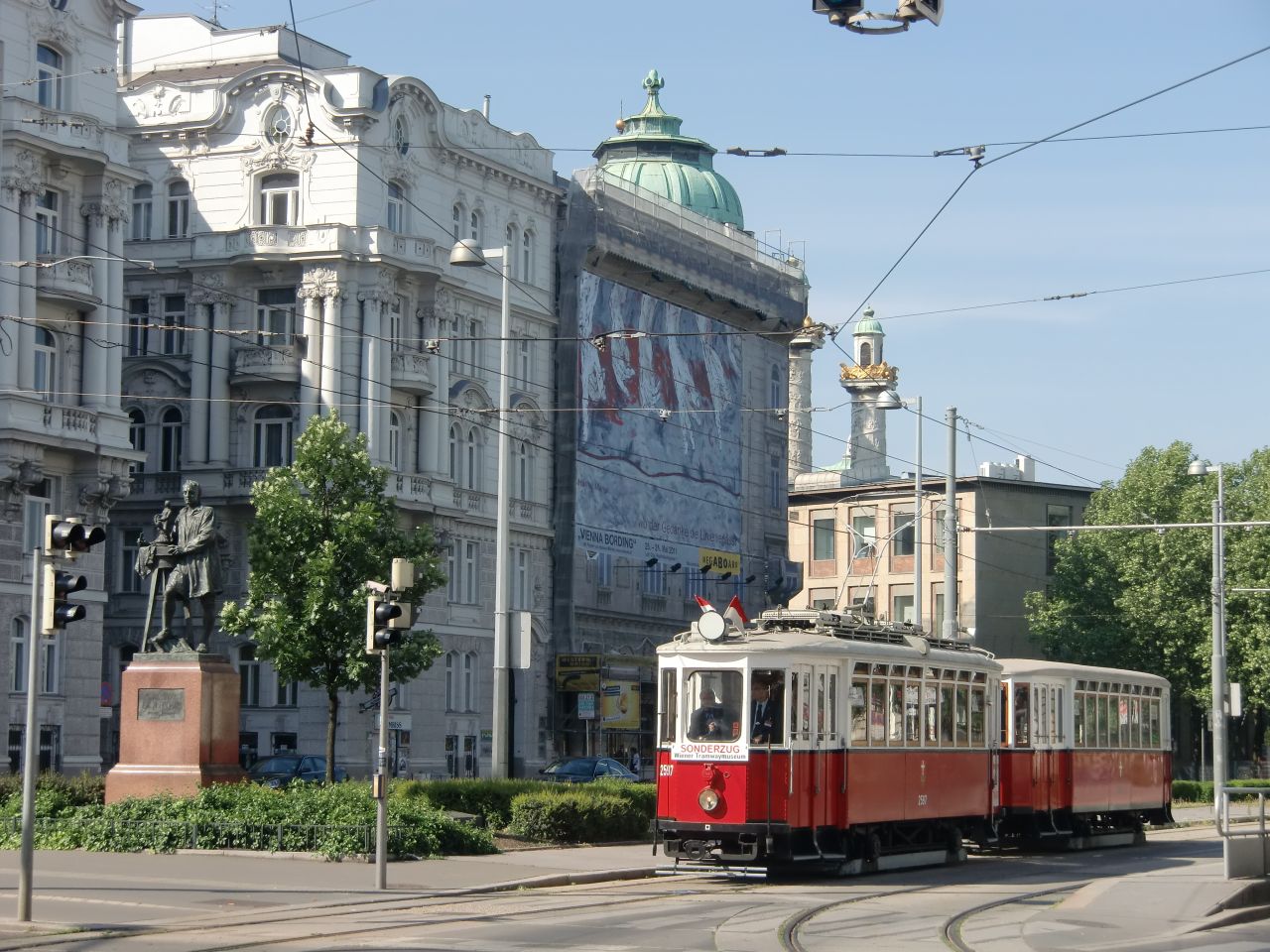 Der VIP-Zug des WTM am Weg zum Wiener Straßenbahnmuseum. (Foto: Klemens Kudrna)